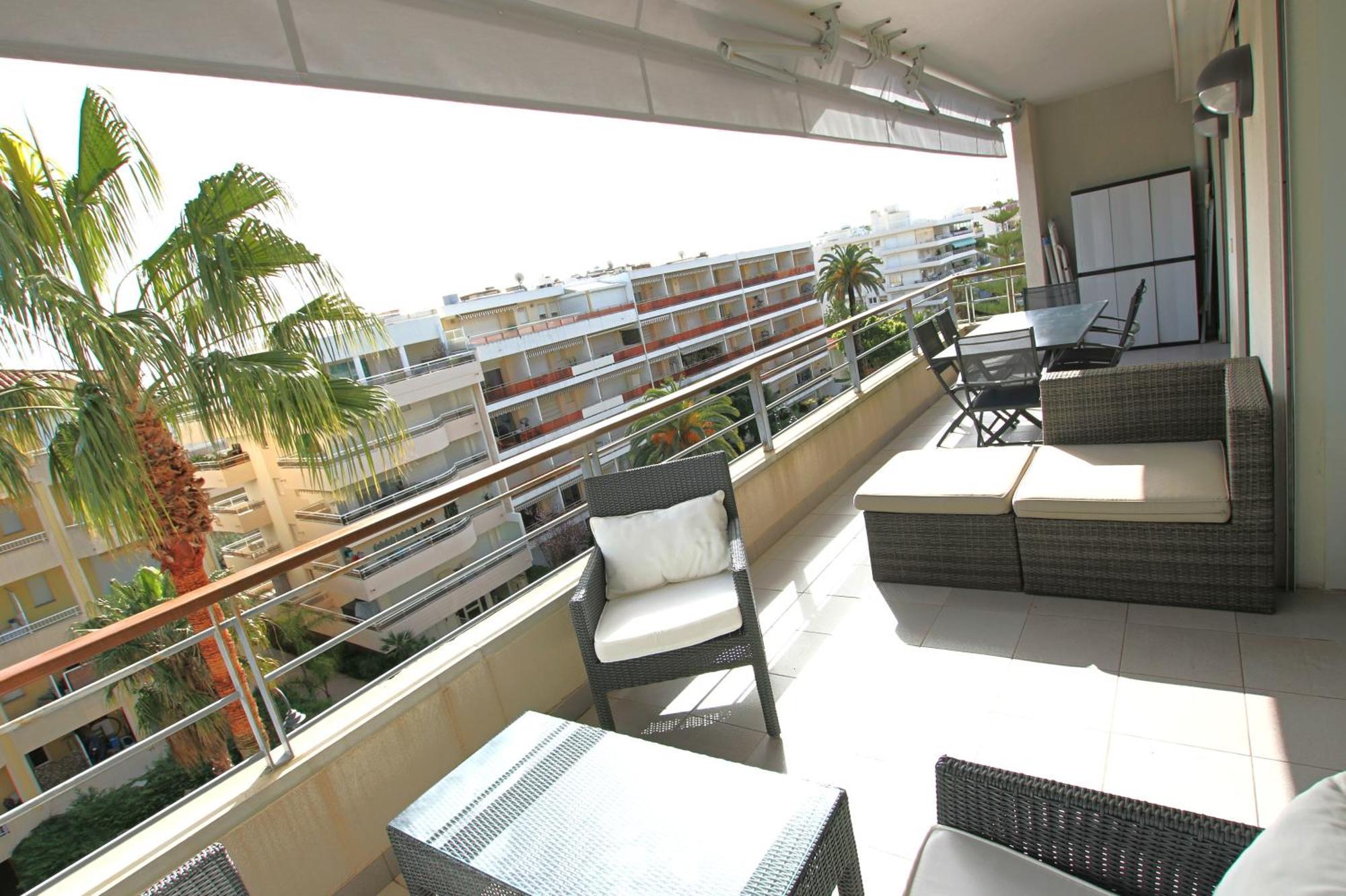 Fully Equipped Apartment With Large Terrace Lounge Area Канны Экстерьер фото